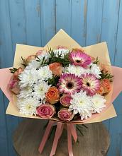 Букет цветов из:  Розы, Герберы и Хризантемы в Калангуй