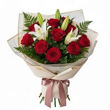 Букет цветов из:  Лилии и Розы в Калангуй