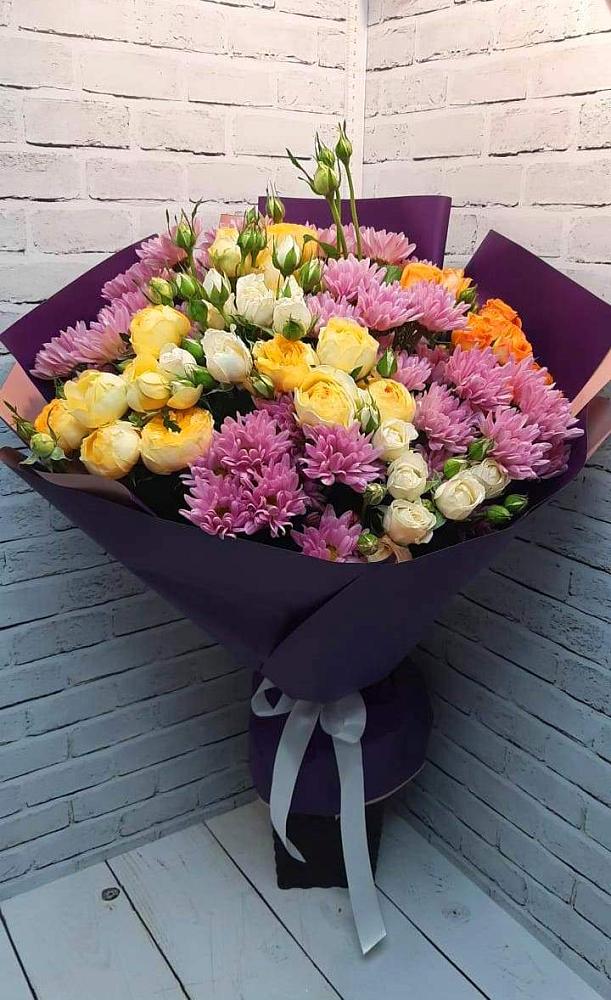 Букет цветов из: Хризантемы и Розы в Калангуй