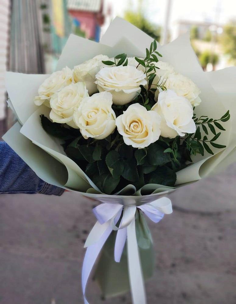 Букет Белые розы Проуд в Калангуй