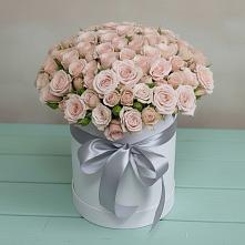 Цветочная композиция из Розы в шляпной коробке в Калангуй