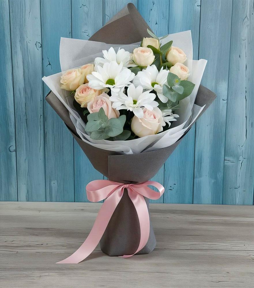 Букет цветов из: Хризантемы и Розы в Калангуй