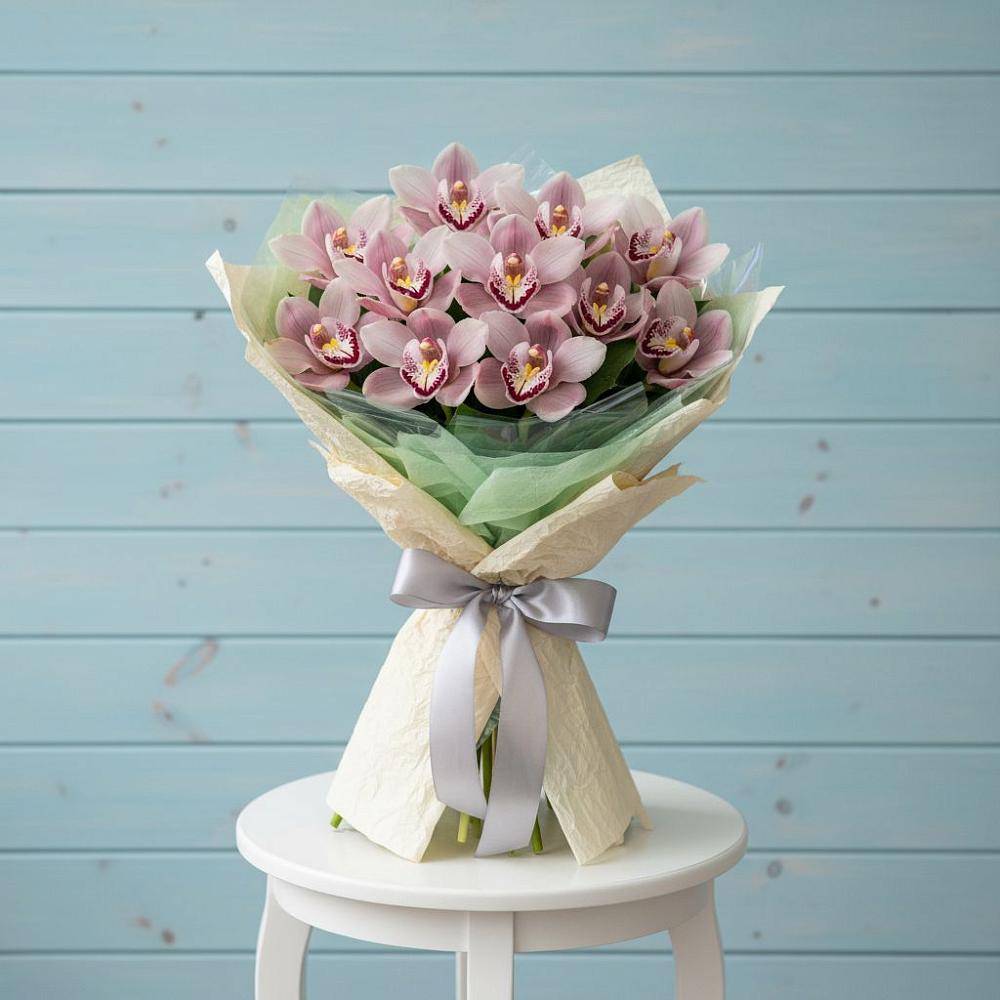 Букет цветов из: Орхидеи и Розы в Калангуй