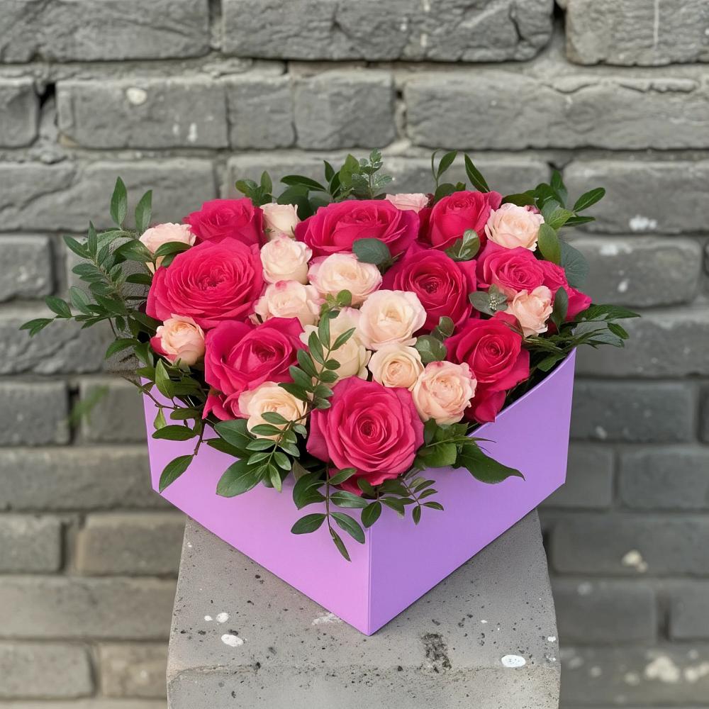 Цветочная композиция из Розы в коробке в Калангуй