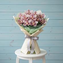 Букет цветов из:  Орхидеи и Розы в Калангуй