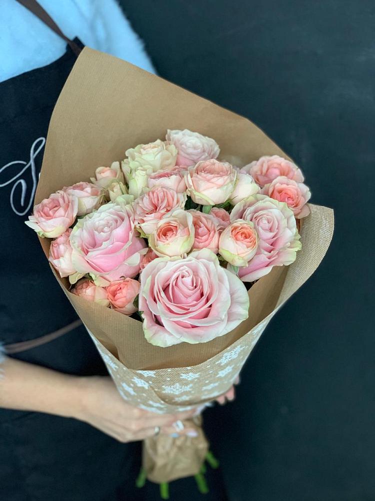 Букет цветов из: Хризантемы и Розы в Калангуй