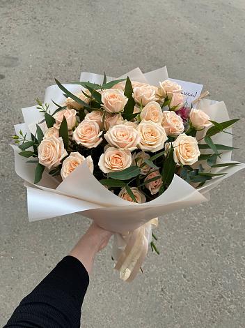 Букет Кремовые розы Латте в Калангуй