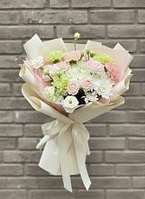 Букет цветов из:  Гвоздики, Розы, Лизиантусы и Хризантемы в Калангуй