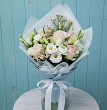 Букет цветов из:  Розы и Лизиантусы в Калангуй