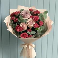 Букет цветов из:  Гвоздики и Розы в Калангуй