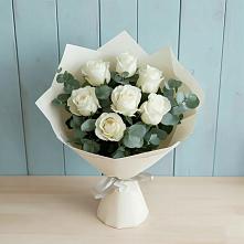 Букет Белые розы в Эвкалипте в Калангуй