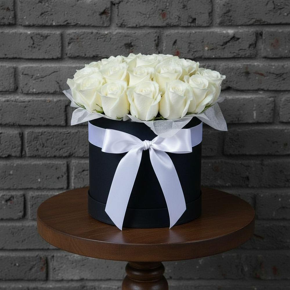 Цветочная композиция из Розы в шляпной коробке в Калангуй