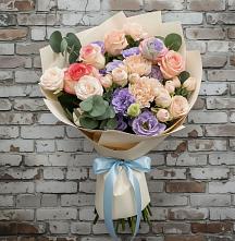 Букет цветов из:  Розы, Лизиантусы и Гвоздики в Калангуй