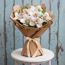 Букет цветов из:  Орхидеи и Розы в Калангуй