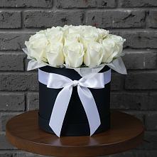 Цветочная композиция из Розы в шляпной коробке в Калангуй